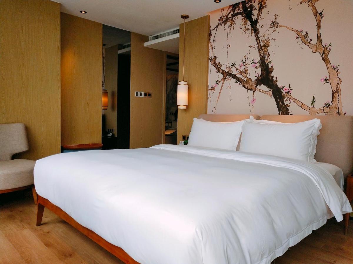 Howard Johnson Riverview Hotel กวางโจว ภายนอก รูปภาพ