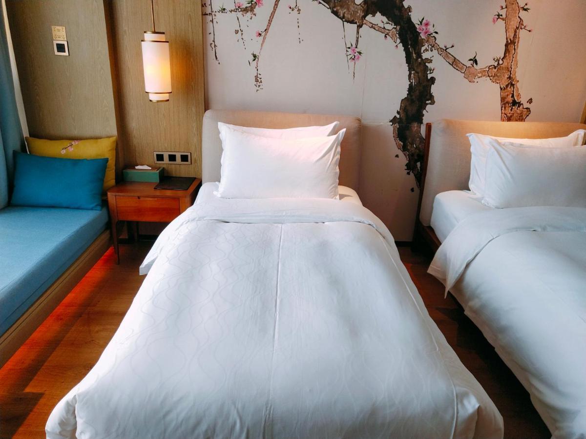 Howard Johnson Riverview Hotel กวางโจว ภายนอก รูปภาพ